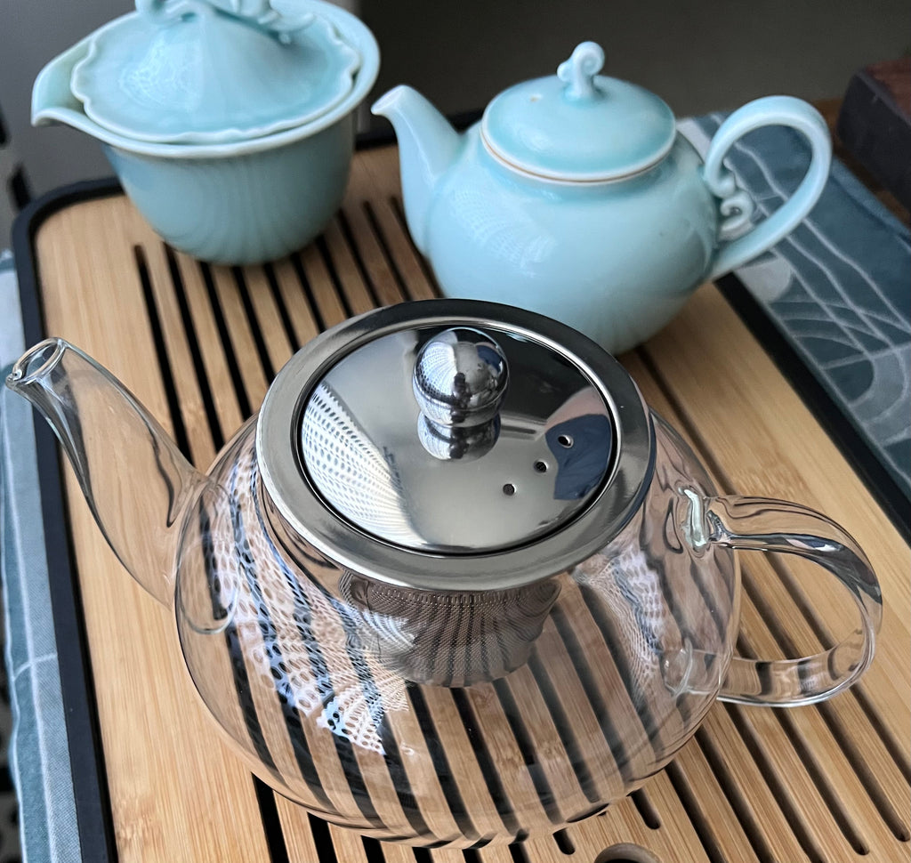 Théière en verre avec infuseur